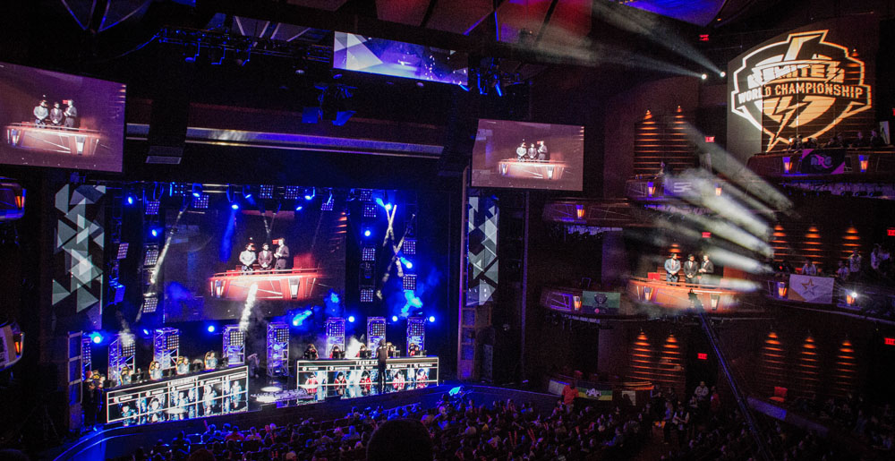 wideofstageandcasterstt