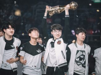 Picture of SKT with trophy